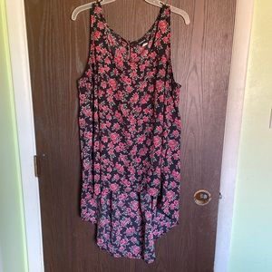 Torrid polyester rose pattern tank shirt